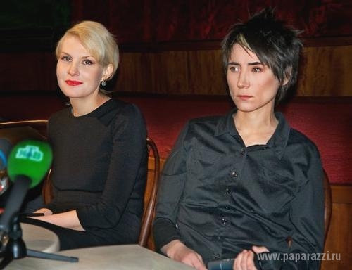 В сети появился домашний снимок Ренаты Литвиновой и Земфиры