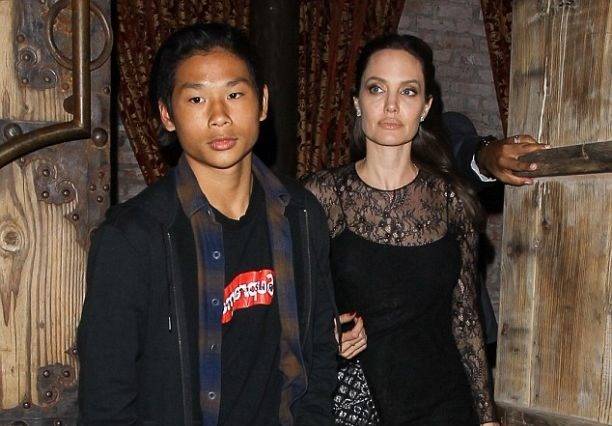 Исхудавшая Анджелина Джоли отметила День Матери с сыном