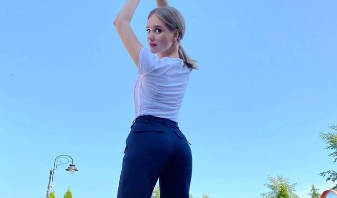Кристина асмус в джинсах