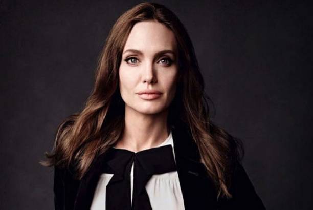 Анджелина Джоли в резкой форме прокомментировала развод Дженнифер Энистон