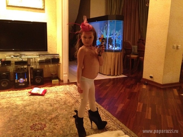 Анастасия Волочкова вновь опубликовала скандальное фото дочери