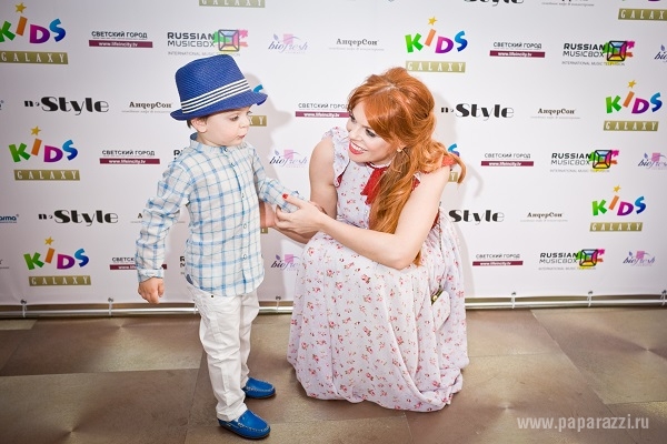 Анастасия Стоцкая пришла на детский праздник с маленьким "Филиппом Киркоровым"
