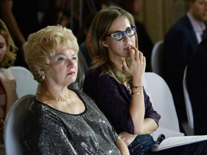 "Почему вы такие тупые": мама отчитала Ксению Собчак в прямом эфире