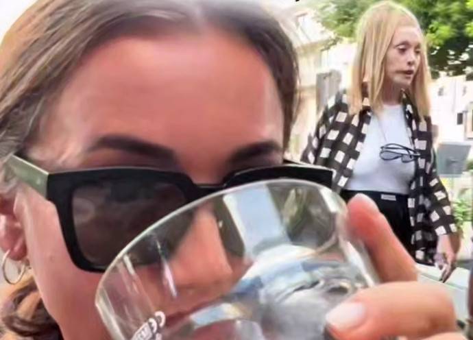 Алла Пугачева все больше становится похожа на гуманоида