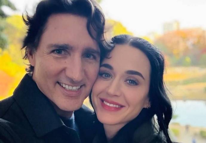 Кэти Перри показала попу в Абу-Даби