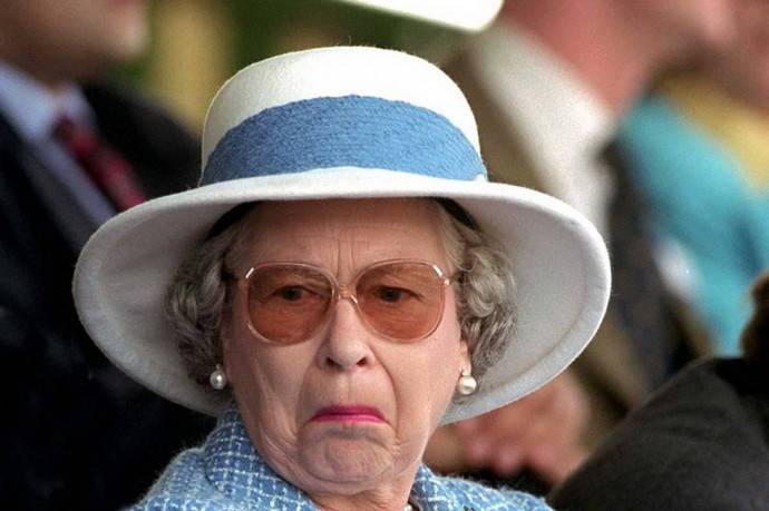 Королева Елизавета II отреагировала на новость о беременности Меган Маркл