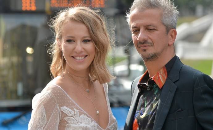 Ксения Собчак и Константин Богомолов проводят медовый месяц в Калуге