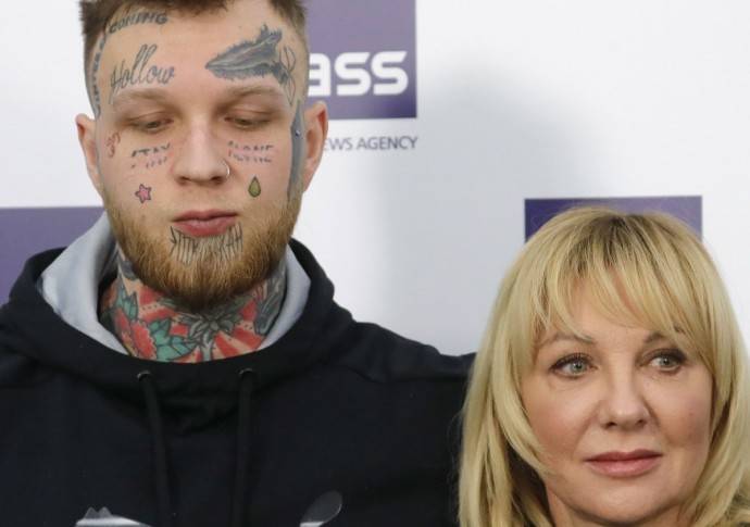 Сын Елены Яковлевой впервые показал лицо без татуировок