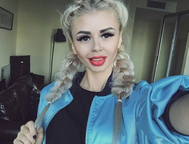 Изменив цвет волос, Алёна Забалуева стала похожа на свою собачку