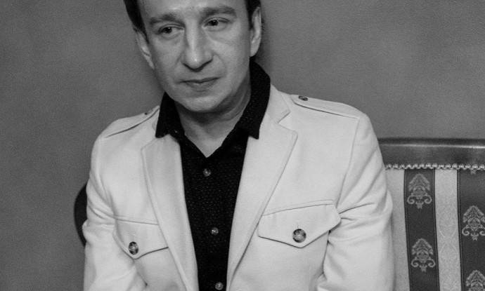 В своей квартире и при странных обстоятельствах умер актер и режиссер Виталий Альшанский