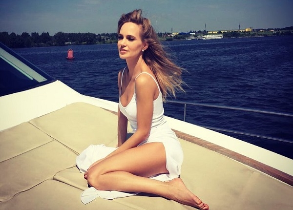 Наталья Чистякова – Ионова предстанет в своем новом клипе на прекрасной яхте, но без нижнего белья  