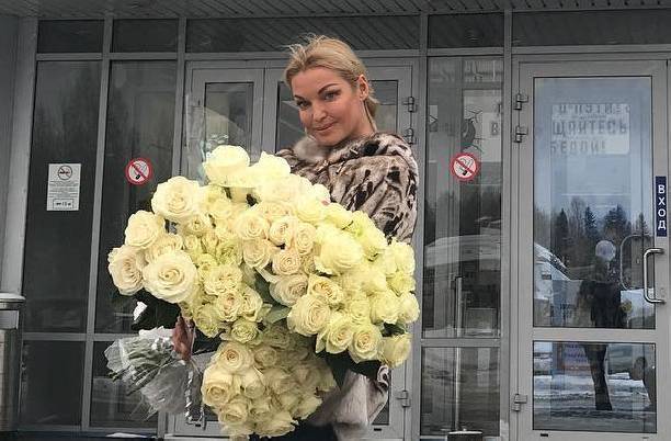 Анастасия Волочкова жалуется на невнимание бывшего супруга