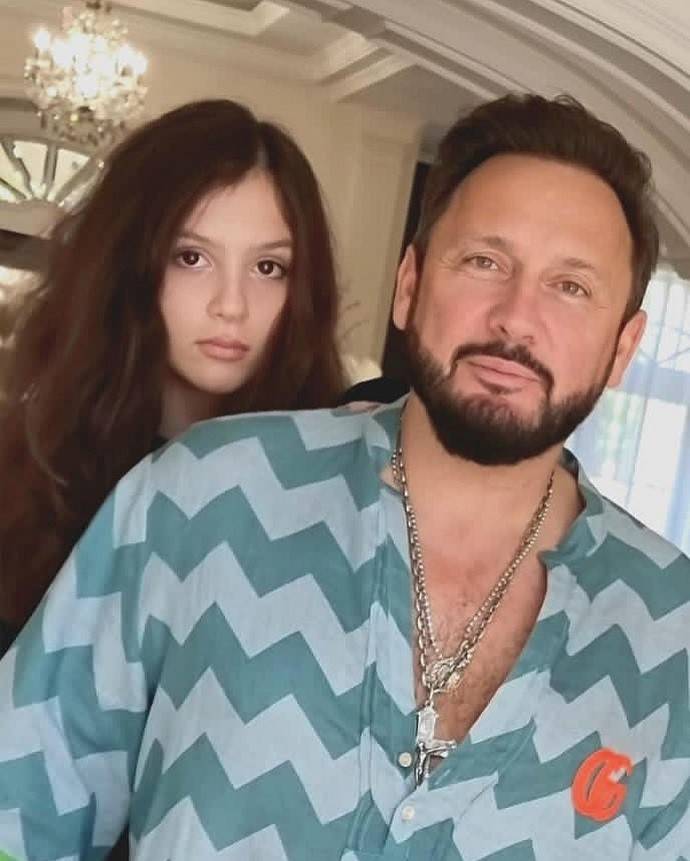 В свои 13 лет дочь Стаса Михайлова Иванна выглядит взрослой девушкой