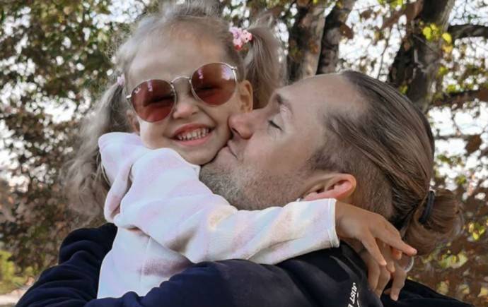 "С психологами": Влад Соколовский рассказал, как планирует сообщить своей дочери о том, что снова станет отцом