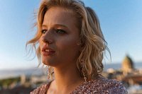 Почти догги-стайл: Саша Бортич опубликовала откровенную фотосессию с новым возлюбленным
