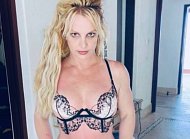 Бритни Спирс заверила, что она разумная женщина, которая живет спокойно и уединенно