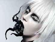 Трансформации Глюкозы превратили её в cyberpunk кролика с голой попой