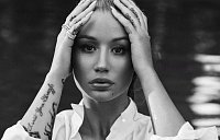 Игги Азалия отметила титул «Женщина года» фотосессией топлесс