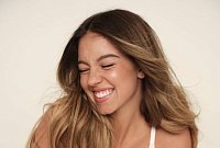 Сидни Суини анонсирует старт продаж новой коллекции белья, которое «делает тебя обнаженным»