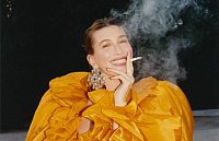 Хейли Бибер попала на обложку нового Interview, но, как кажется, хотела в Playboy