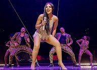 Для своих концертов Тони Брэкстон выбрала очень смелое платье