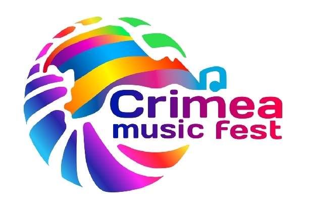 Почти 300 человек круглосуточно монтируют  главную площадку Crimea Music Fest