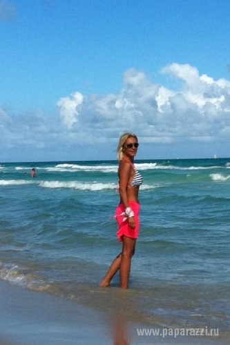 лера Кудрявцева хвастается идеальной фигурой на пляже