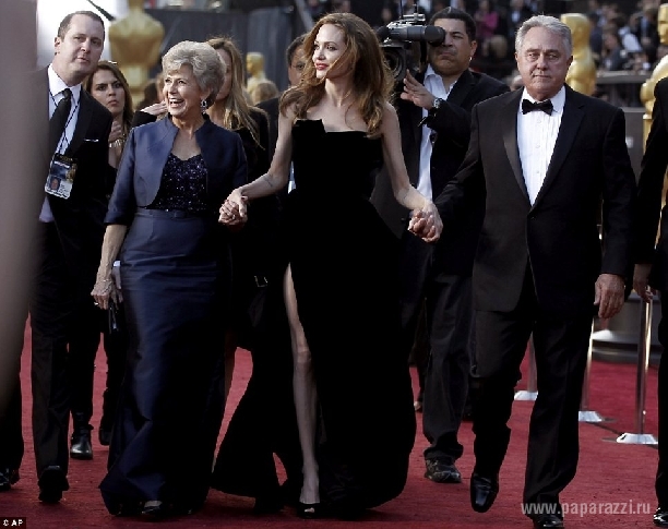Самые красивые платья красной дорожки "Оскара-2012"