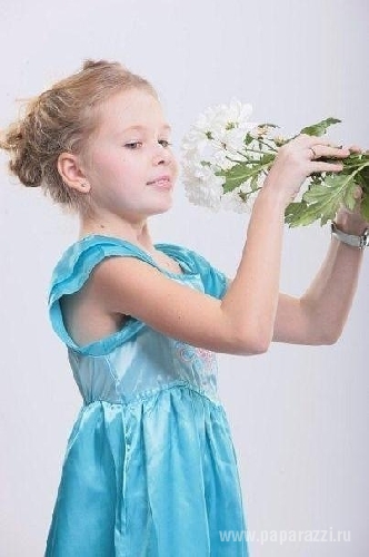 В интернете появились первые фотографии младшей дочки Веры Брежневой?