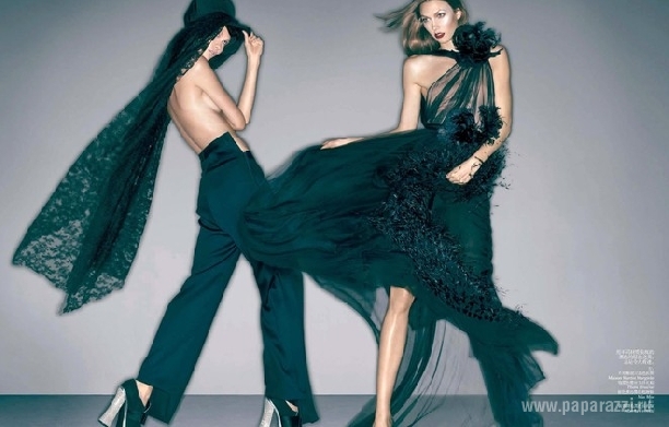 Карли Клосс в фотосете «Black Night» для Vogue
