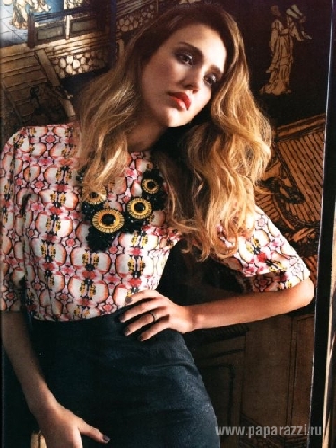 Джессика Альба появилась на обложке апрельского выпуска журнала Latina