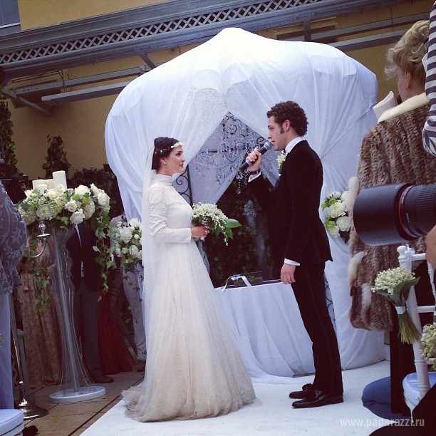 В сети появились фото со свадьбы Константина Крюкова