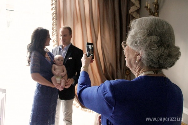 В сети гуляют фотографии Кейт Миддлтон, кормящей грудью наследного принца