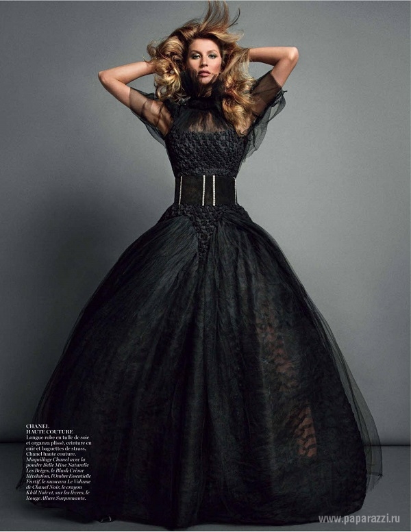 Жизель Бундхен появилась совершенно обнаженной на страницах Vogue