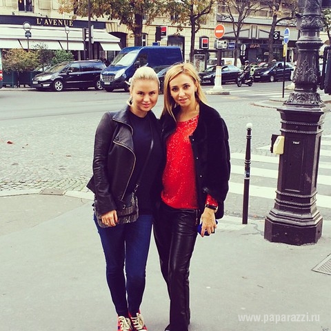 Татьяна Навка и Анна Семенович уcтроили себе каникулы в Париже