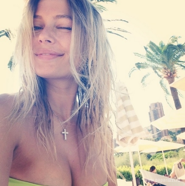 Наталья Рудова соблазняет мужчин на солнечных пляжах