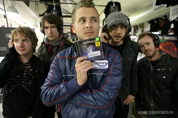 Самая популярная группа Америки OneRepublic представила свое новое видео "Burning Bridges"