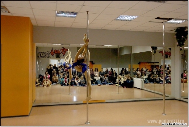 11-летняя Ольга Трифонова заслужила звание "Мисс Pole-Dance" и обошла всех на "Минута Славы"