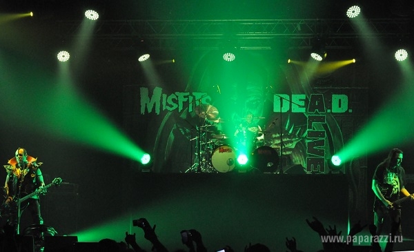 В Москве состоялся буйный концерт группы "Misfits" 