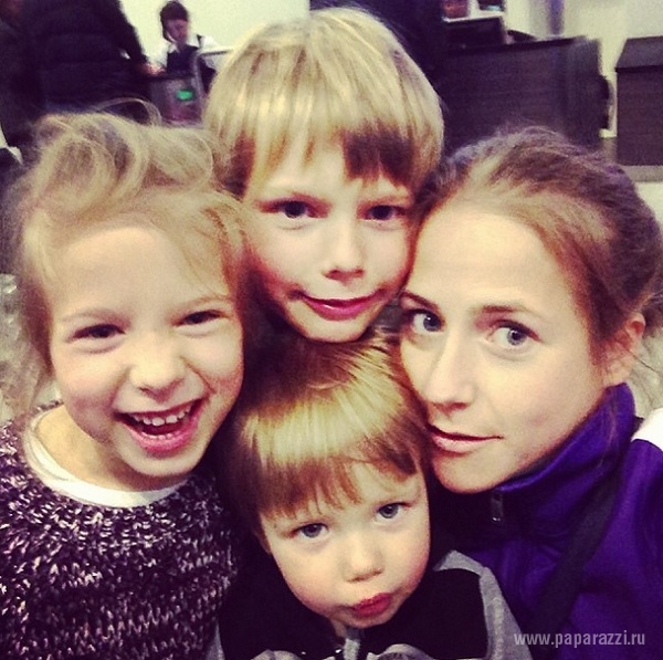 Юлия Барановская оставила своих детей на попечение крестных родителей