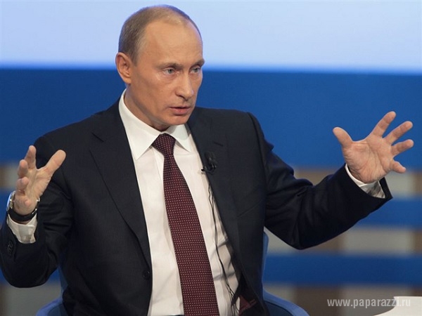 Владимир Путин пока не отреагировал на признание в любви от пышногрудой брюнетки Анны Азерли