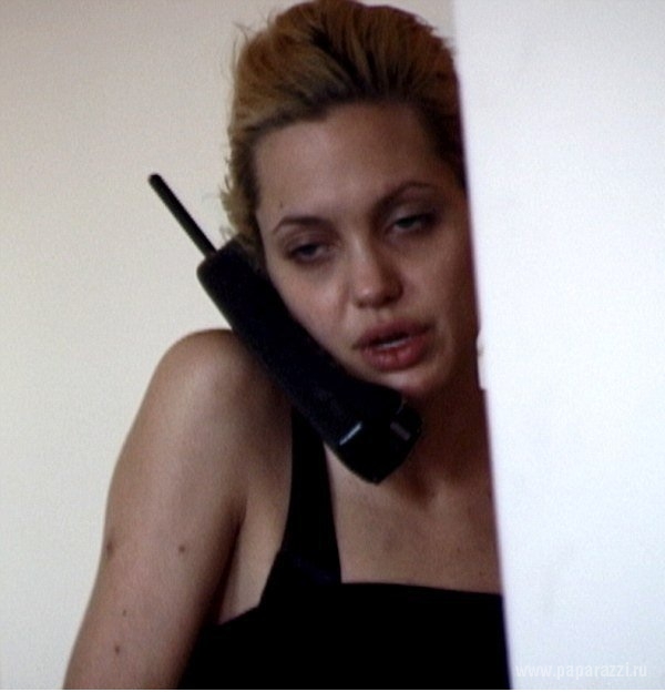 Репортеры обнародовали видео Анджелины Джоли под наркотическим кайфом, и разыскивают её порно фильмы
