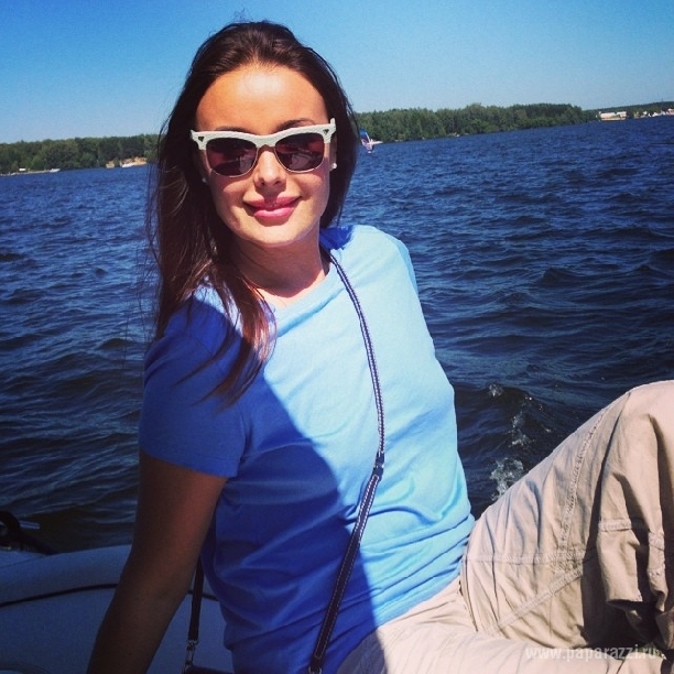 Оксана Федорова рассказала о своей дочке и решилась на морскую прогулку без нижнего белья