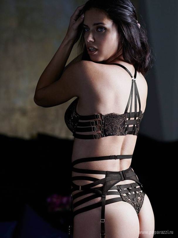 Адриана Лима снялась топлесс для новой коллекции Victoria’s Secret