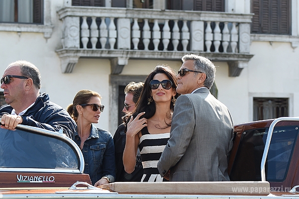 Эксклюзивные фото со свадьбы Джорджа Клуни и Амаль Аламуддин проданы двум глянцевым журналам