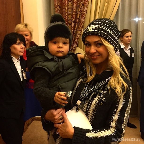 Яна Рудковская собрала гостей на ледовом шоу Евгения Плющенко