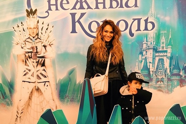 Яна Рудковская собрала гостей на ледовом шоу Евгения Плющенко