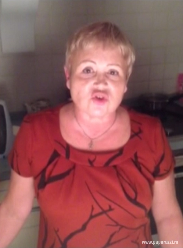 Дана Борисова выселила мать из квартиры и купила ей билет на самолет