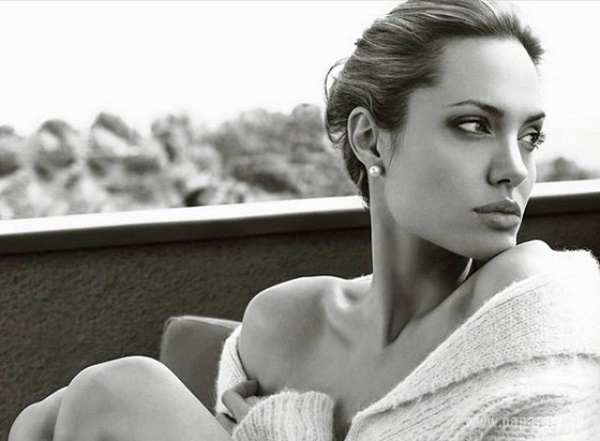 Анджелина  Джоли отказалась от своих детей