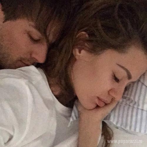 Виктория Боня выложила в сеть фото с мужем в постели 